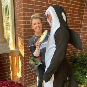 Sea world trainer & whale couple costume